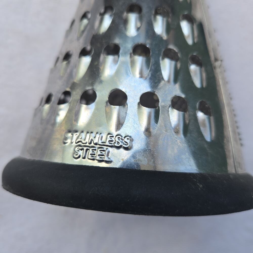 Pylones Cheese Grater Woman Figure On Top. 9 1/2 Tall. - Picture 4 of 6